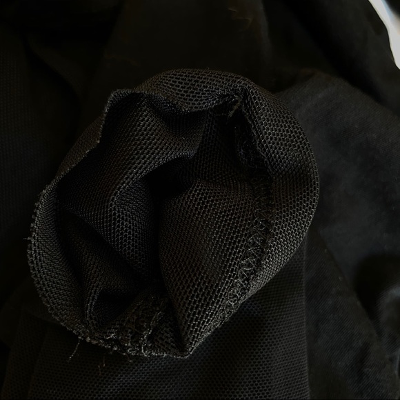 GARAGE Crop Top W/ Mesh Sleeves - Picture 10 of 10